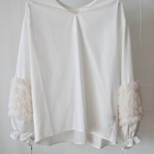 21. TOLNERA/トルネラ 袖ファーブラウス/white (No.T46011BF)