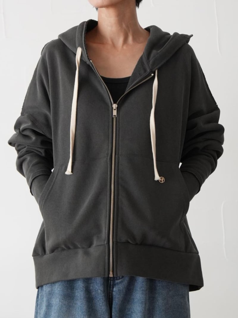 121083393_4372c9547a422652fd5c3db5cbf34e37